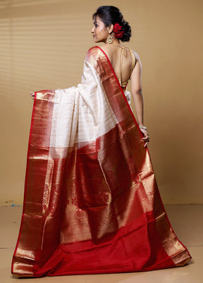 White Handloom Kanchipuram Pure Silk Saree With Blouse Piece