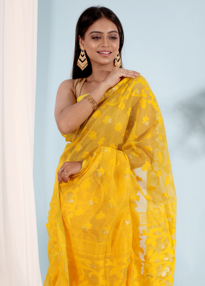 Yellow Matka Silk Saree With Blouse Piece
