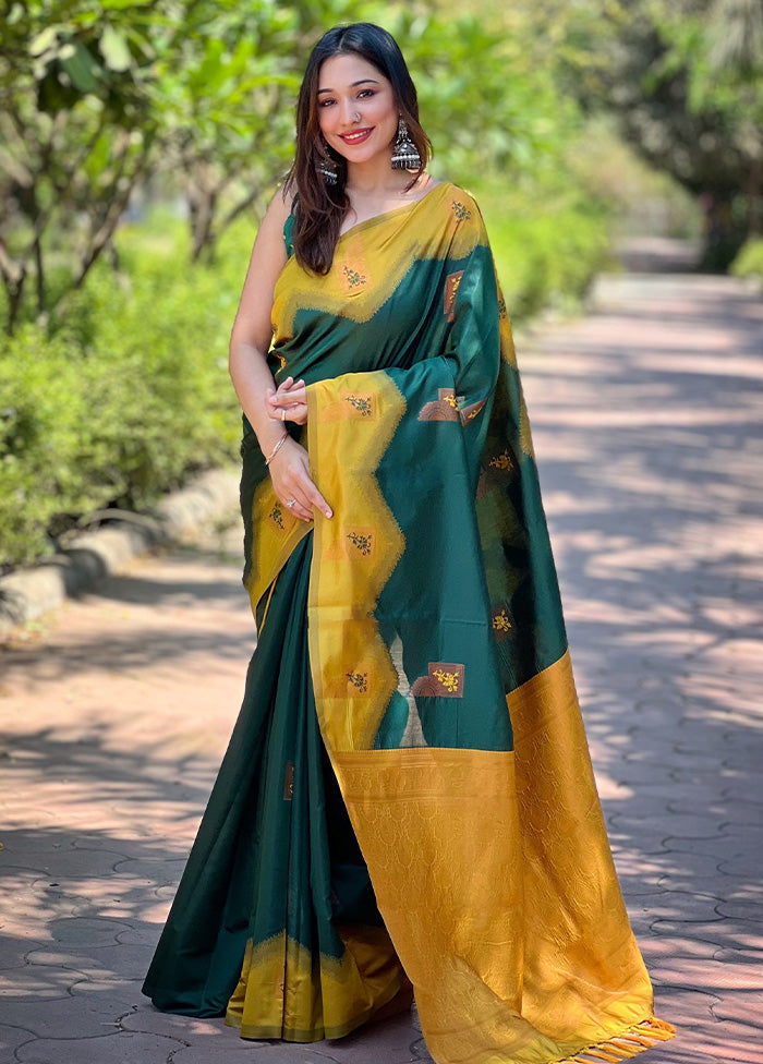 Bottle Green Banarasi Silk Saree With Blouse Piece