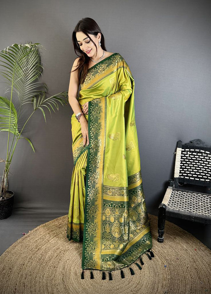 Green Spun Silk Saree With Blouse Piece
