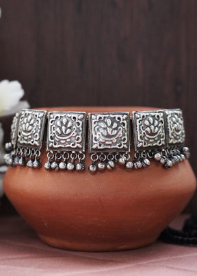 A Stunning Nacklace Silver Tone Finish With Intricate Handcrafted Detailing - Indian Silk House Agencies