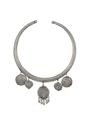 A Stunning Nacklace In The Silver Tone Finish With Intricate Handcrafted Detailing - Indian Silk House Agencies