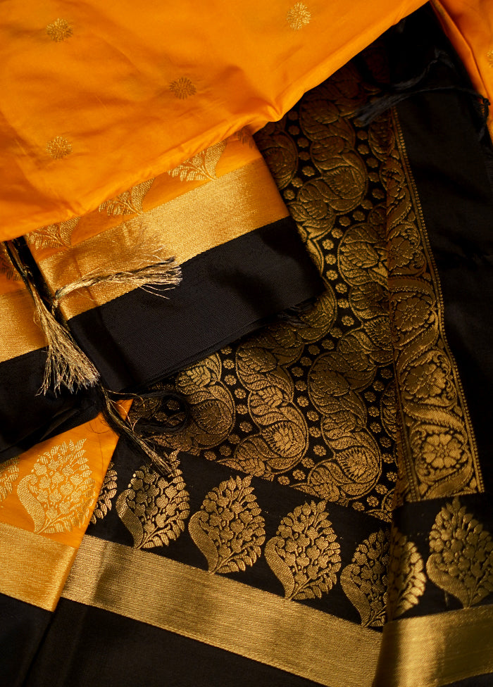 Yellow Kanjivaram Silk Saree With Blouse Piece