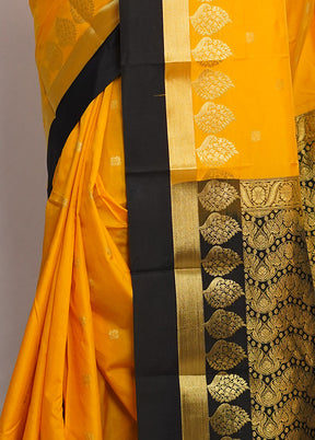 Yellow Kanjivaram Silk Saree With Blouse Piece