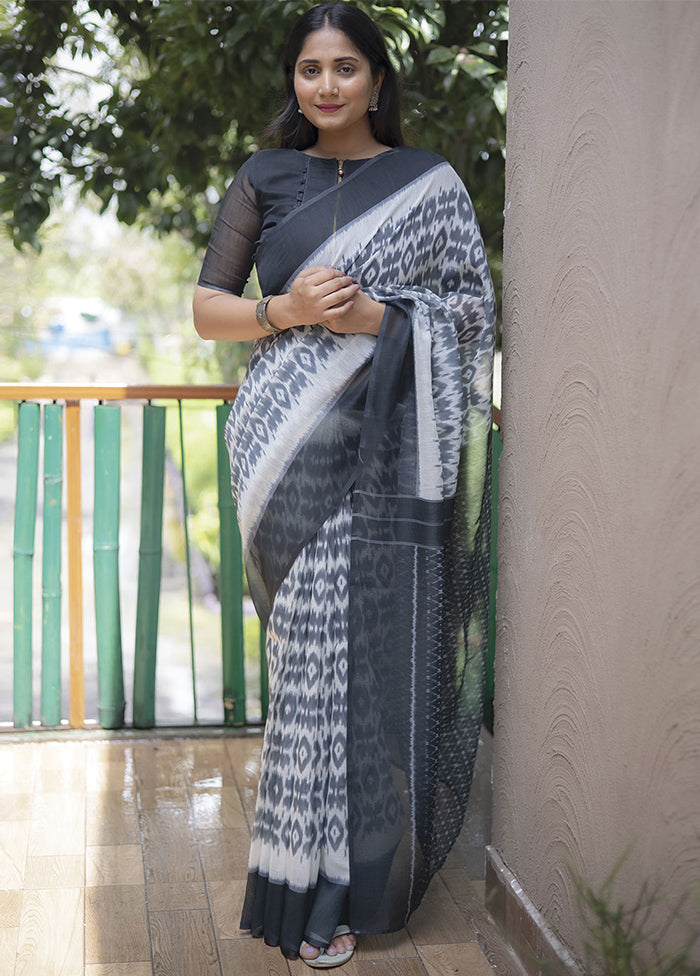 White Silk Saree With Blouse Piece