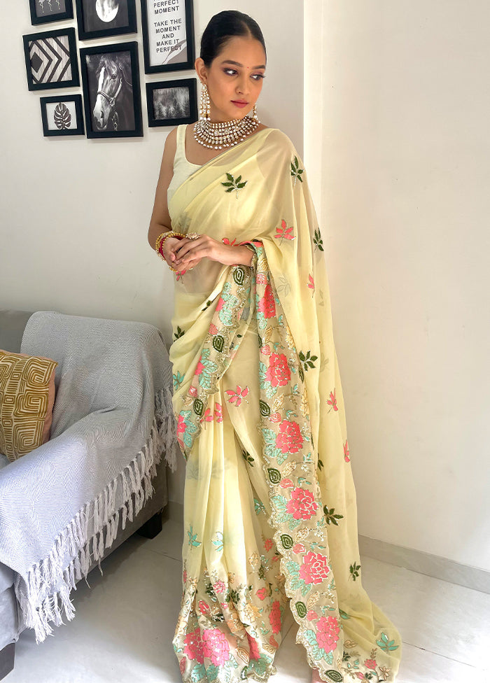 Cream Georgette Saree With Blouse Piece