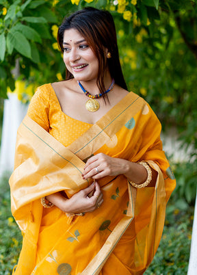 Yellow Cotton Saree With Blouse Piece