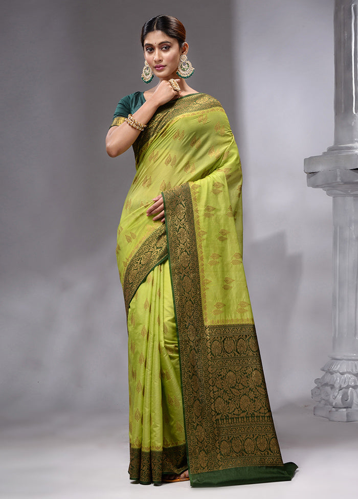 Green Spun Silk Saree With Blouse Piece