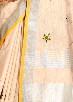 Cream Silk Saree With Blouse Piece