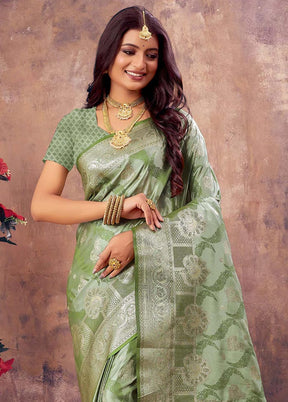 Green South Silk Saree With Blouse Piece