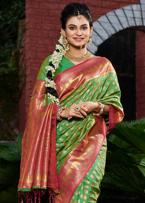 Green Spun Silk Saree With Blouse Piece