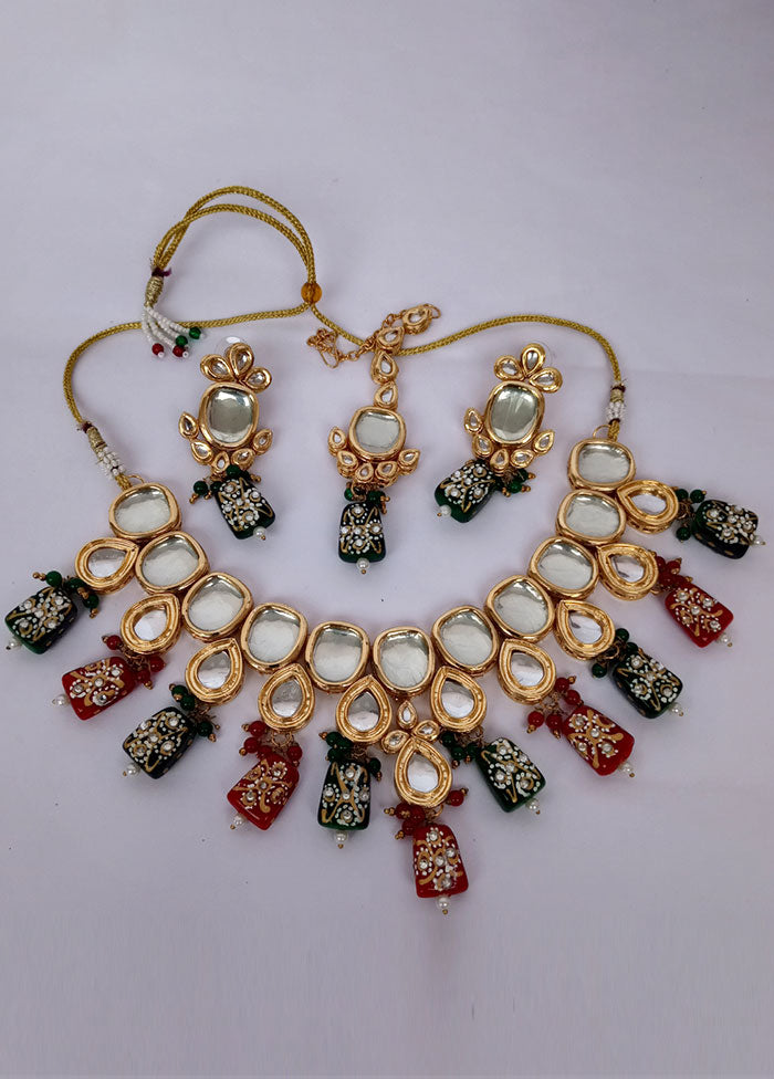 Red And Green Kundan Jewellery Set With Mangtika