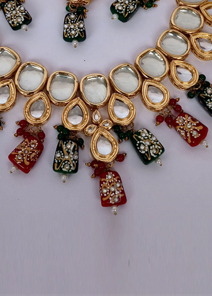 Red And Green Kundan Jewellery Set With Mangtika