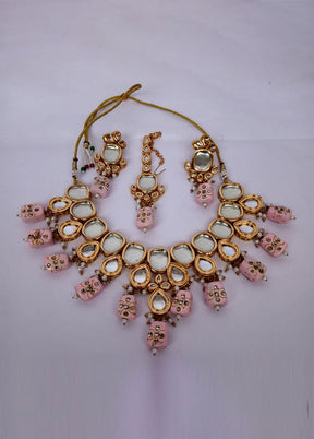 Pink Kundan Jewellery Set With Mangtika