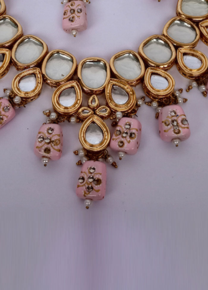 Pink Kundan Jewellery Set With Mangtika