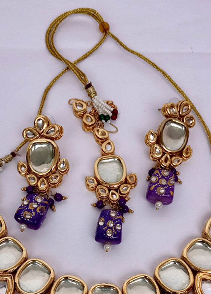 Purple Kundan Jewellery Set With Mangtika