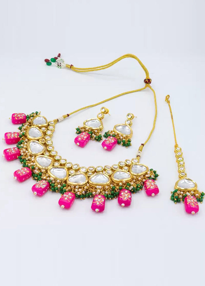 Rani Pink Beaded Kundan Choker Set With Mangtika