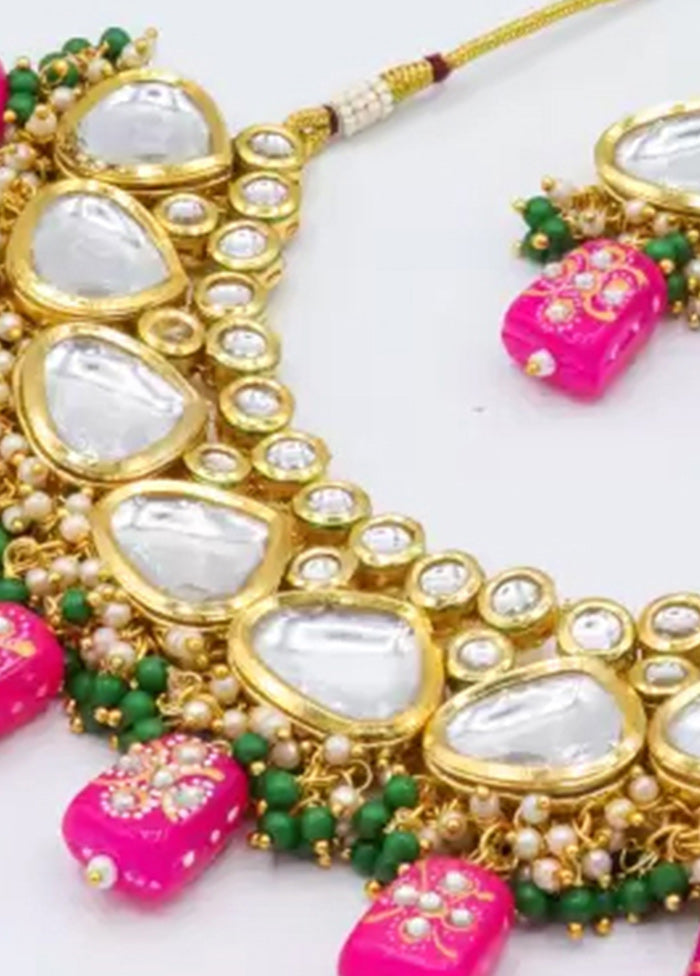 Rani Pink Beaded Kundan Choker Set With Mangtika