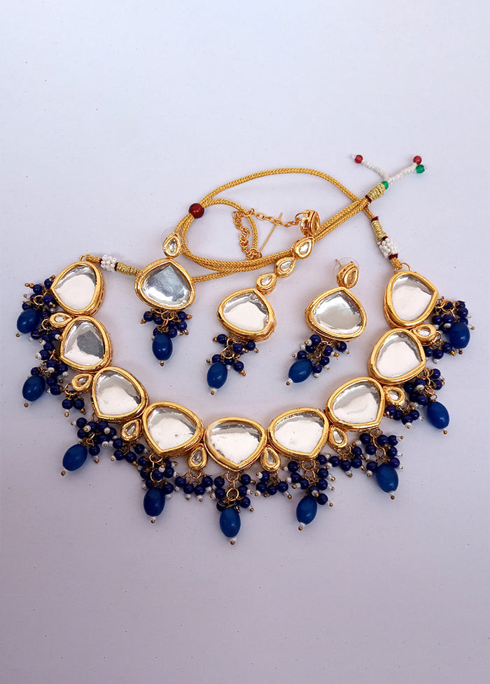 Kundan Studded Blue Jewellery Set With Mangtika