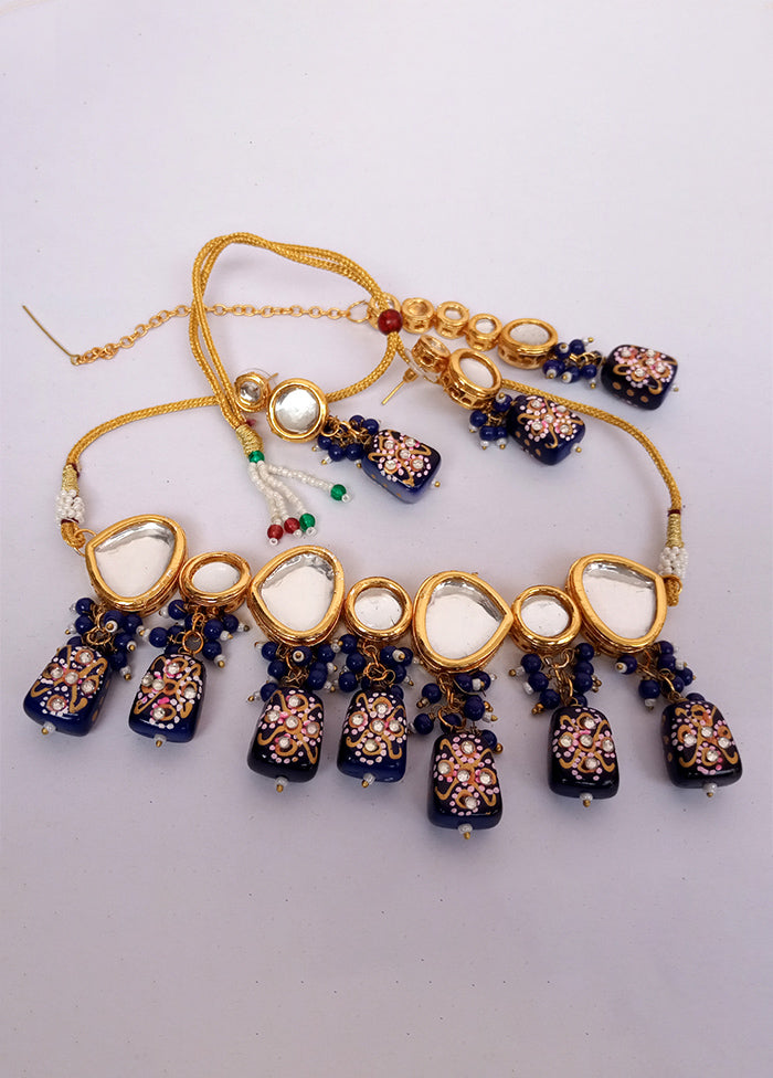 Kundan Studded Blue Jewellery Set With Mangtika