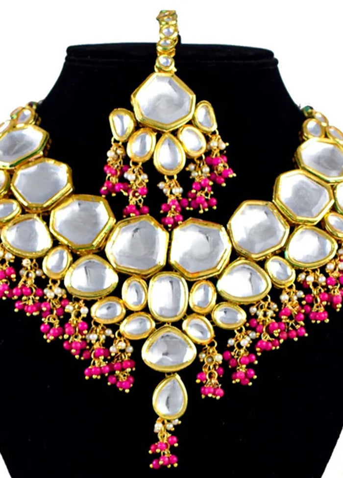 White Kundan Jewellery Set With Mangtika