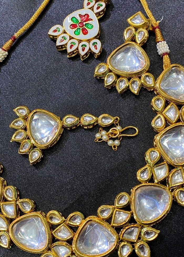 White Kundan Jewellery Set With Mangtika