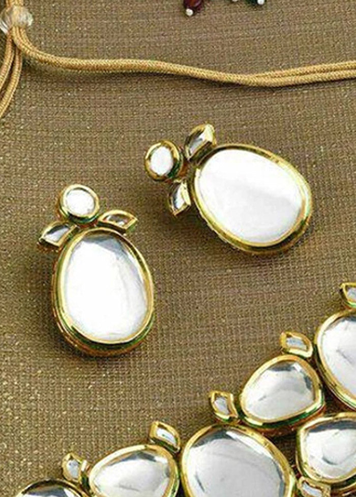 Golden Kundan Jewellery Set