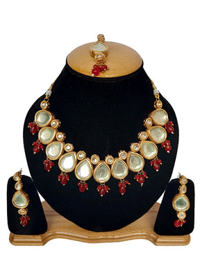 Maroon Kundan Jewellery Set With Mangtika