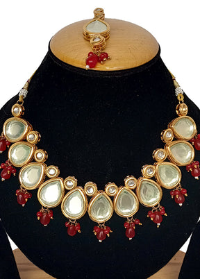 Maroon Kundan Jewellery Set With Mangtika