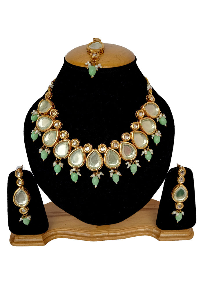 Light Green Kundan Jewellery Set With Mangtika