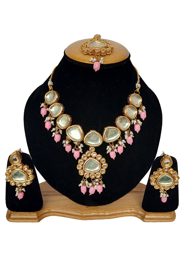 Pink Kundan Jewellery Set With Mangtika