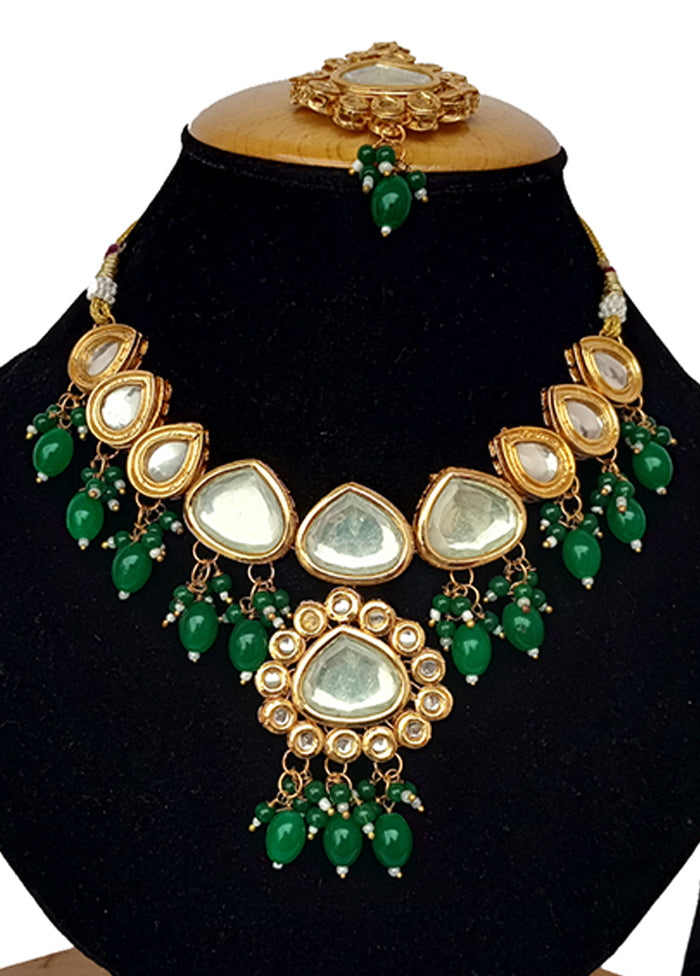 Green Kundan Jewellery Set With Mangtika
