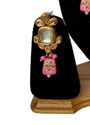 Pink Kundan Jewellery Set With Mangtika