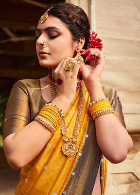 Gold Kanjivaram Silk Saree With Blouse Piece