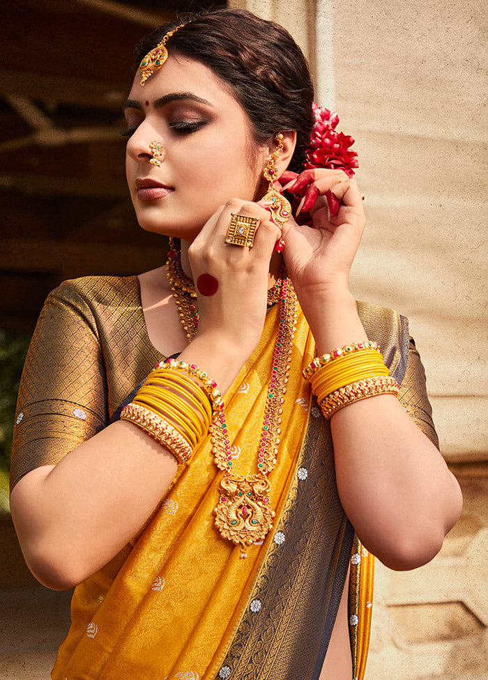 Gold Kanjivaram Silk Saree With Blouse Piece