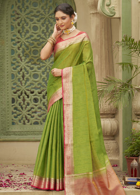 Green Cotton Saree With Blouse Piece