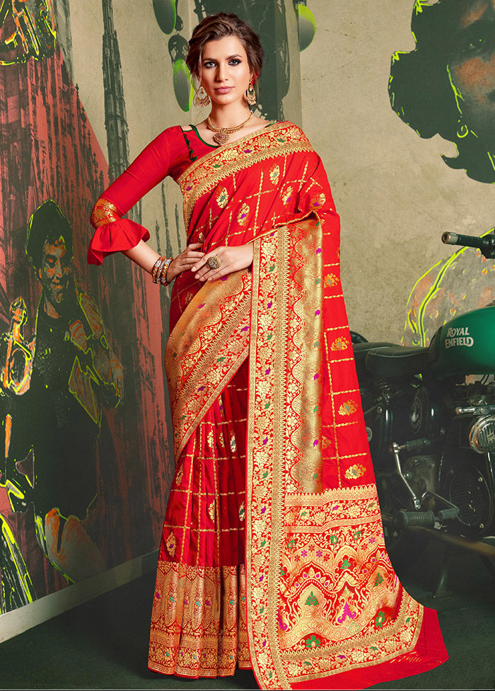 Red Dupion Silk Saree With Blouse Piece