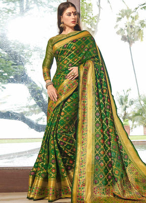 Green Spun Silk Saree With Blouse Piece