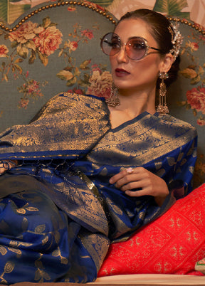 Blue Spun Silk Saree With Blouse Piece