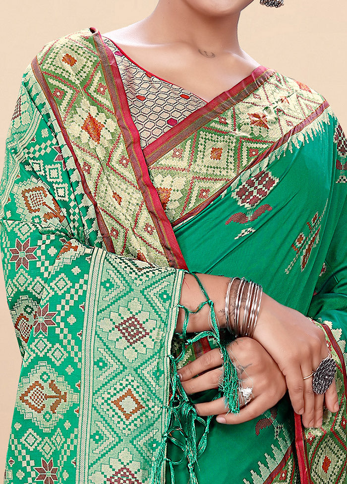 Green Spun Silk Saree With Blouse Piece