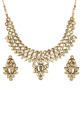 Kundan Choker Necklace Set With Studs