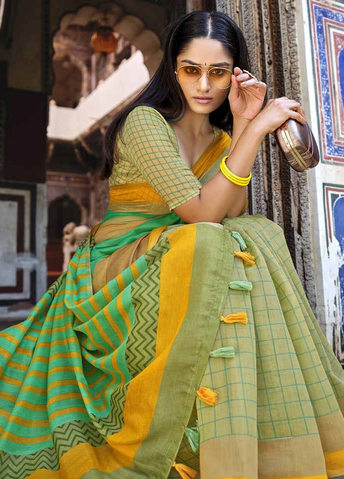 Pear Green Cotton Saree With Blouse Piece